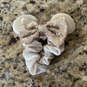 Minnie Mouse Scrunchie Cream